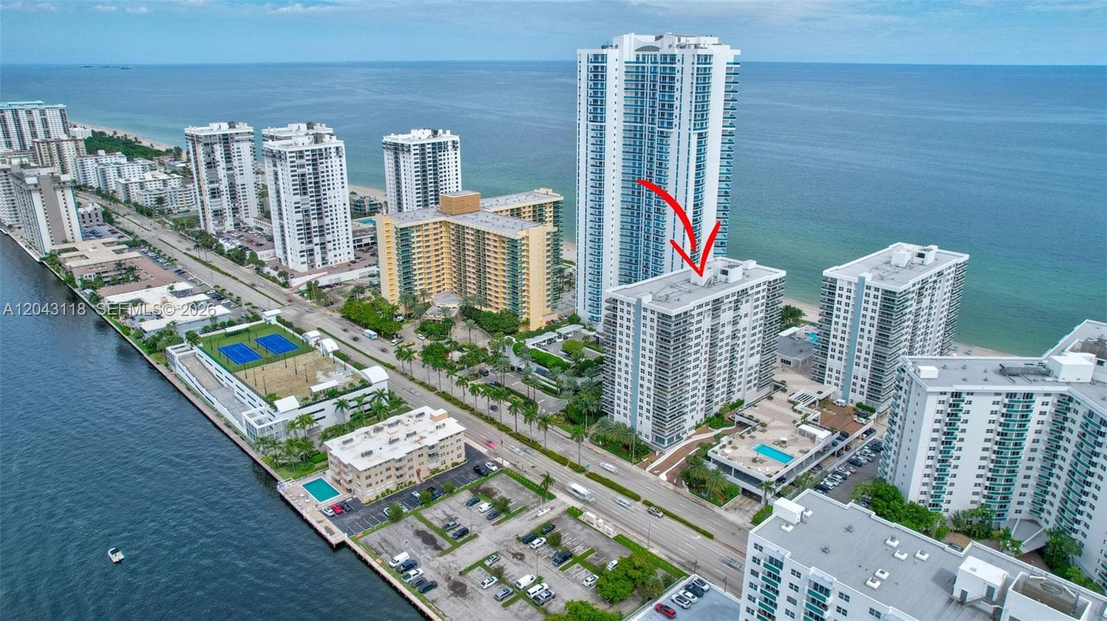 2751 S Ocean Dr 404N photo 3