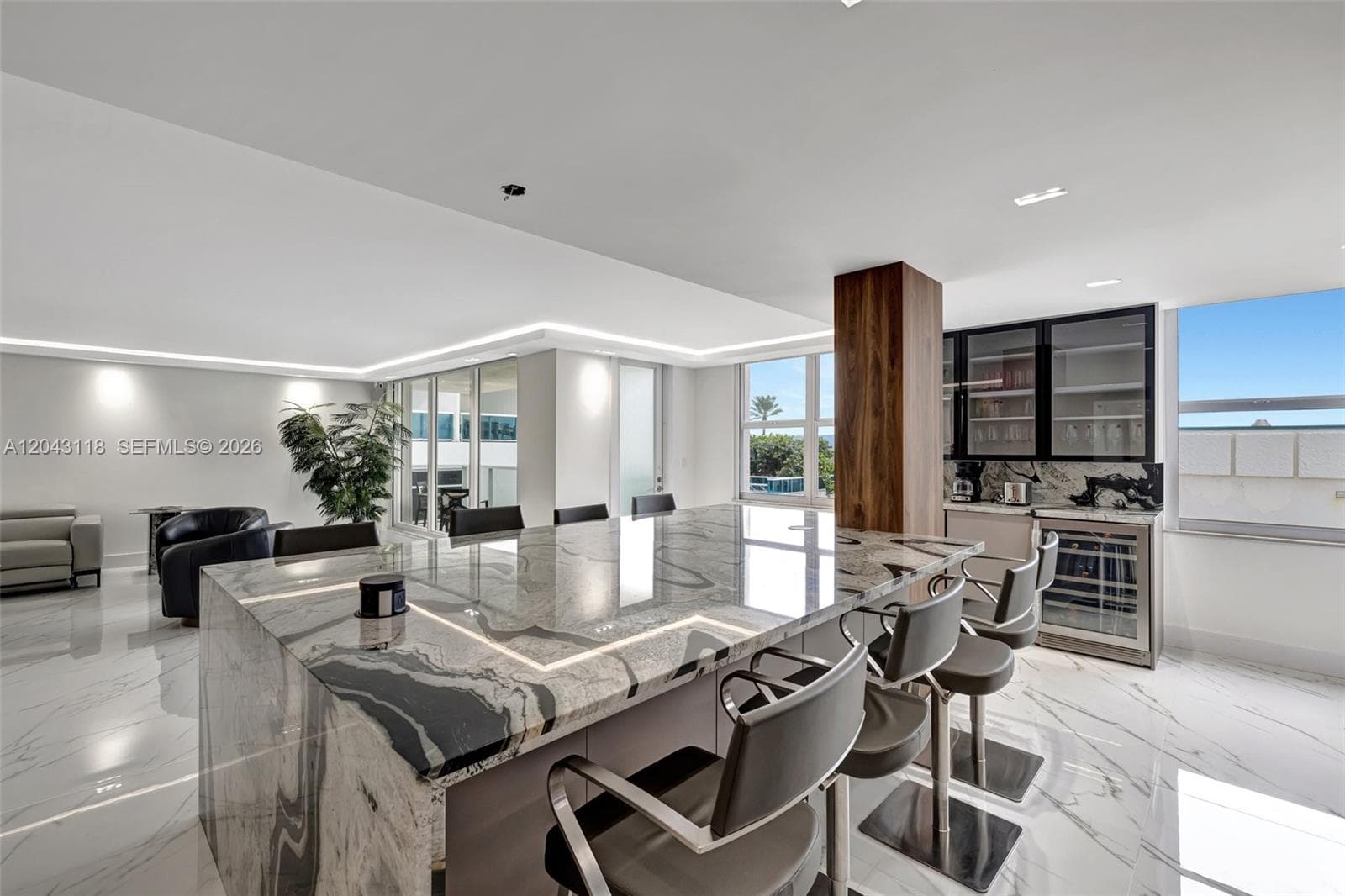 2751 S Ocean Dr 404N photo 9