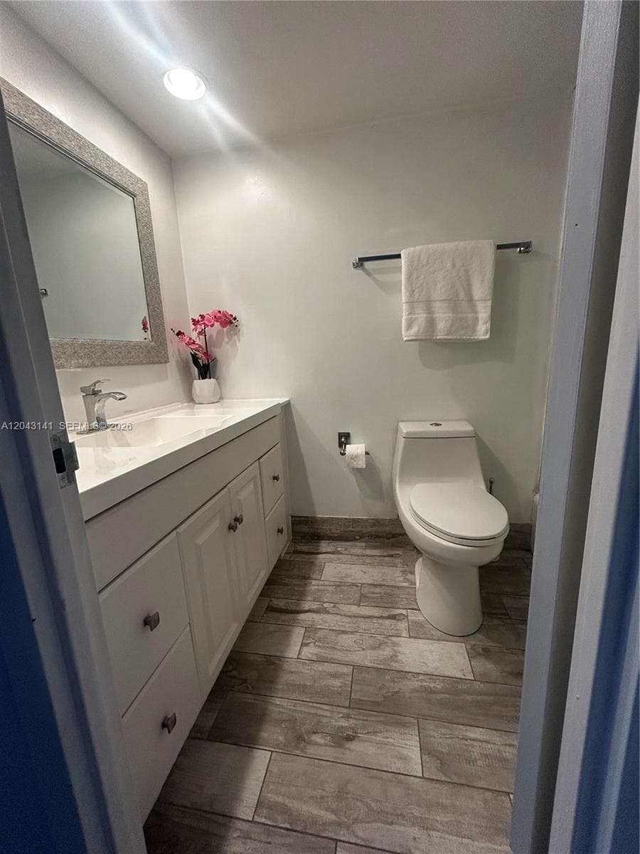 251 174th St 1607 photo 18
