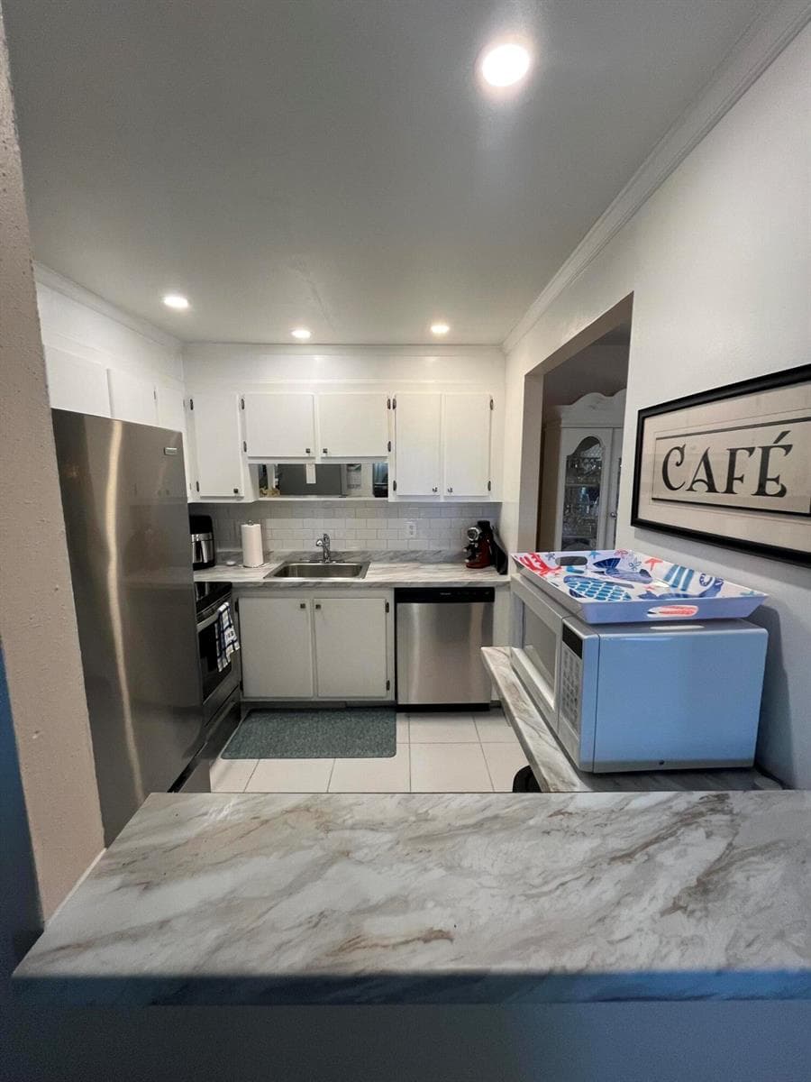 210 Valencia I photo 9