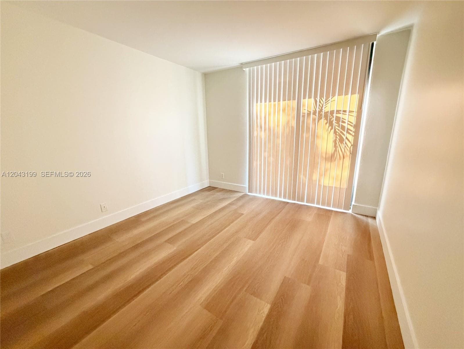 2625 Collins Ave 215 photo 23