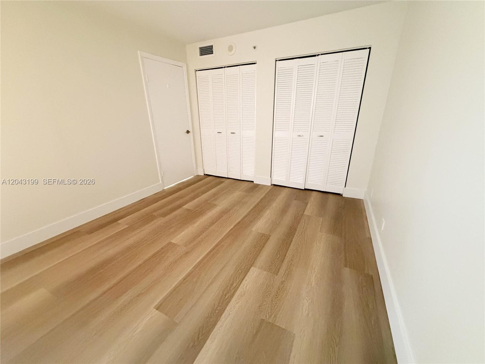 2625 Collins Ave 215 photo 22