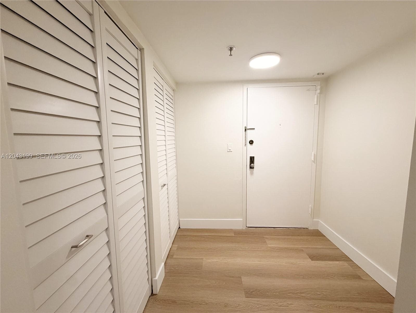 2625 Collins Ave 215 photo 9