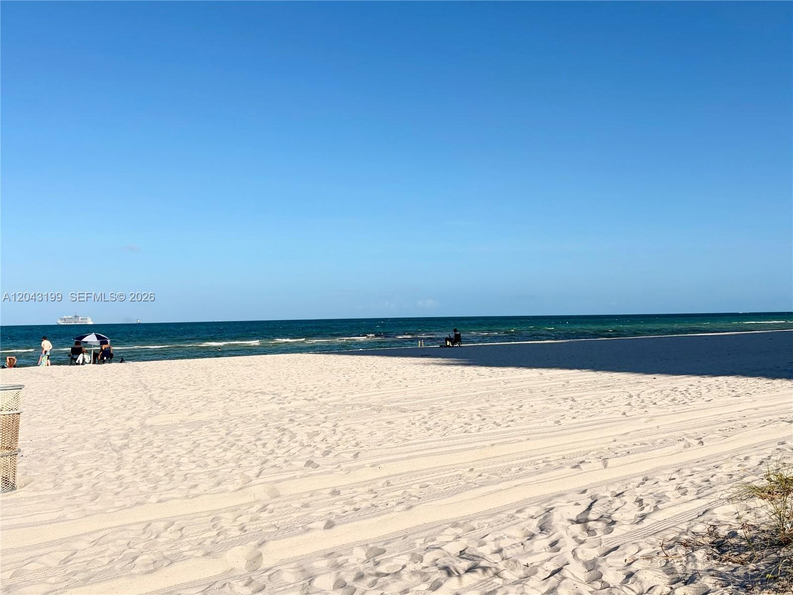 2625 Collins Ave 215 photo 4