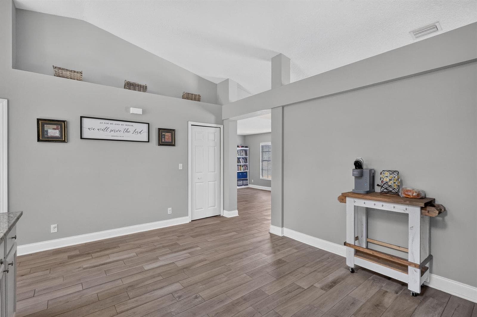 6115 NW Nolia Court photo 9