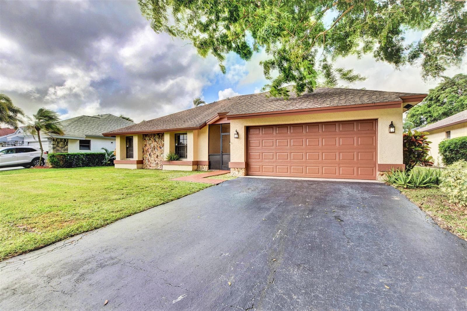 18324 181st Circle S photo 1