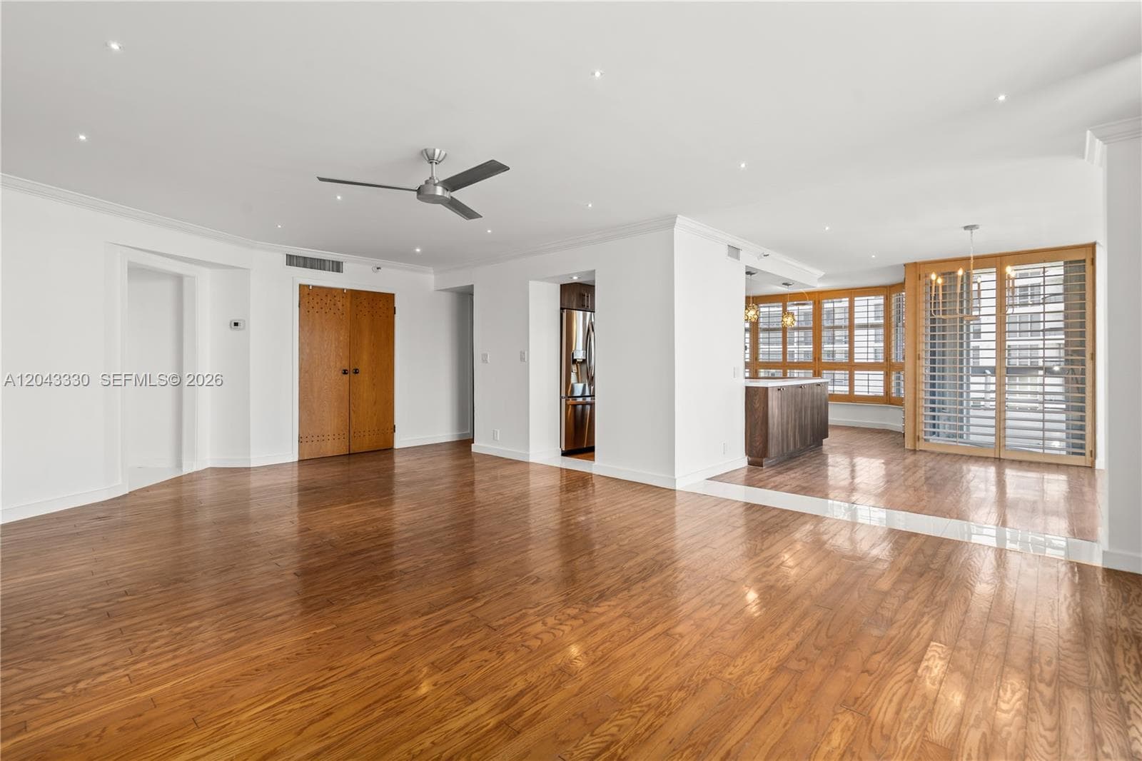 19101 Mystic Pointe Dr 1508 photo 7