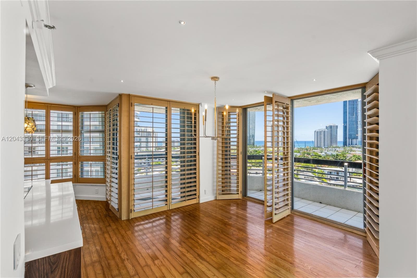 19101 Mystic Pointe Dr 1508 photo 14