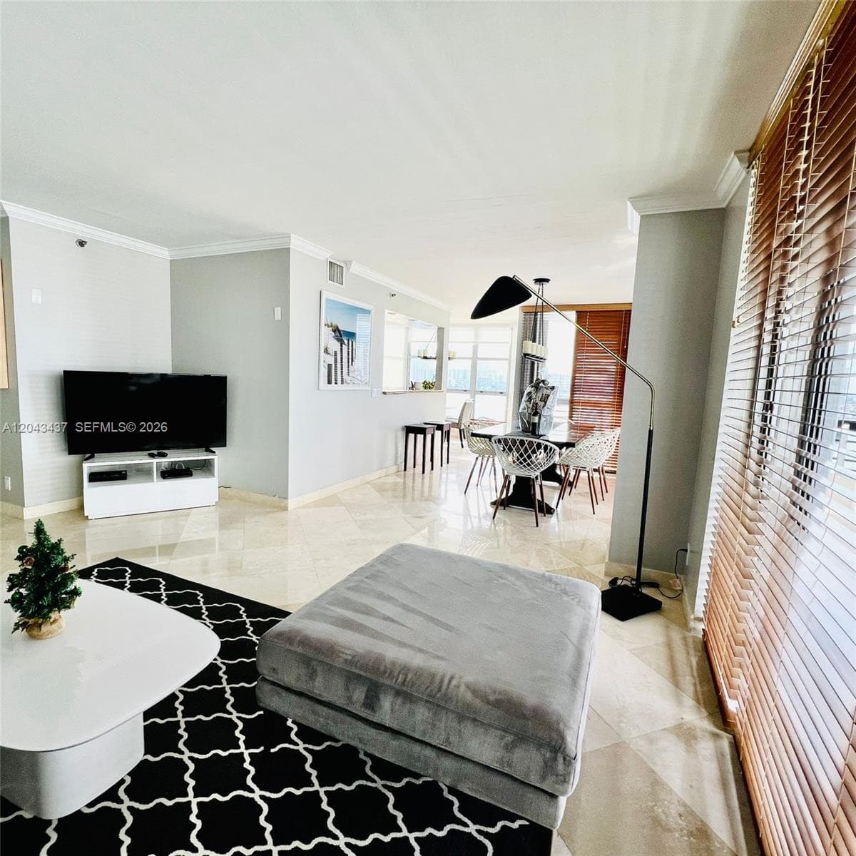 3600 Mystic Pointe Dr 1401 photo 7