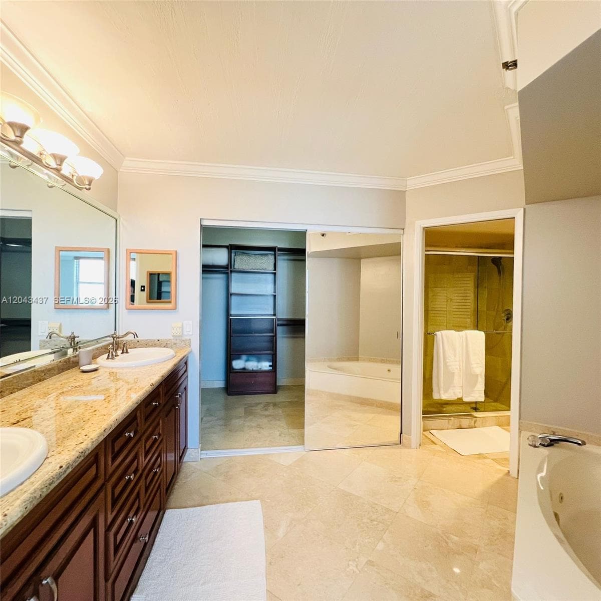 3600 Mystic Pointe Dr 1401 photo 14
