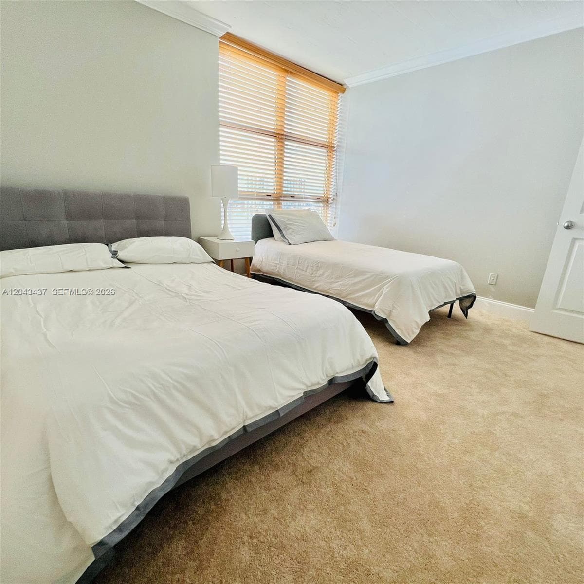 3600 Mystic Pointe Dr 1401 photo 18