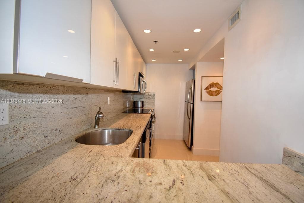 100 Lincoln Rd 1507 photo 3