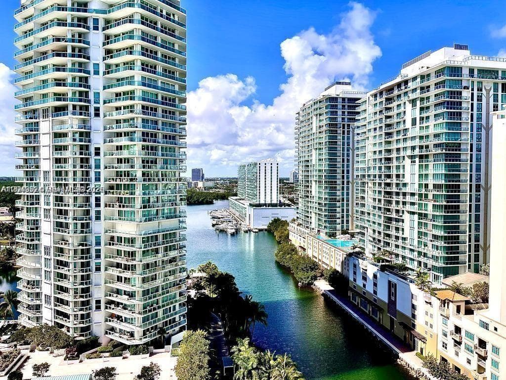 16400 Collins Ave 942 photo 13