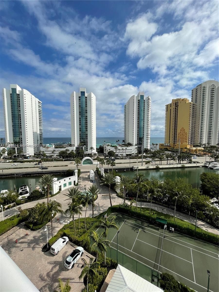 16400 Collins Ave 942 photo 5