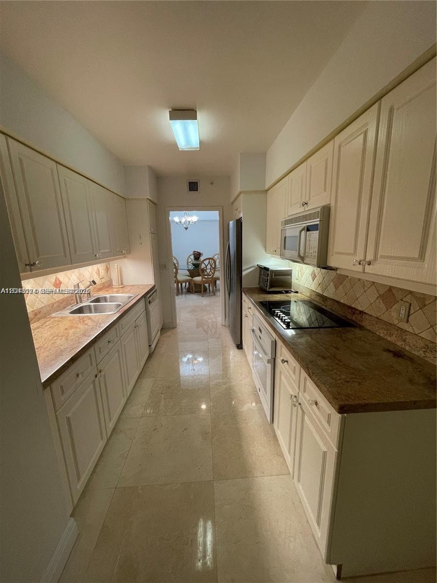 16400 Collins Ave 942 photo 10