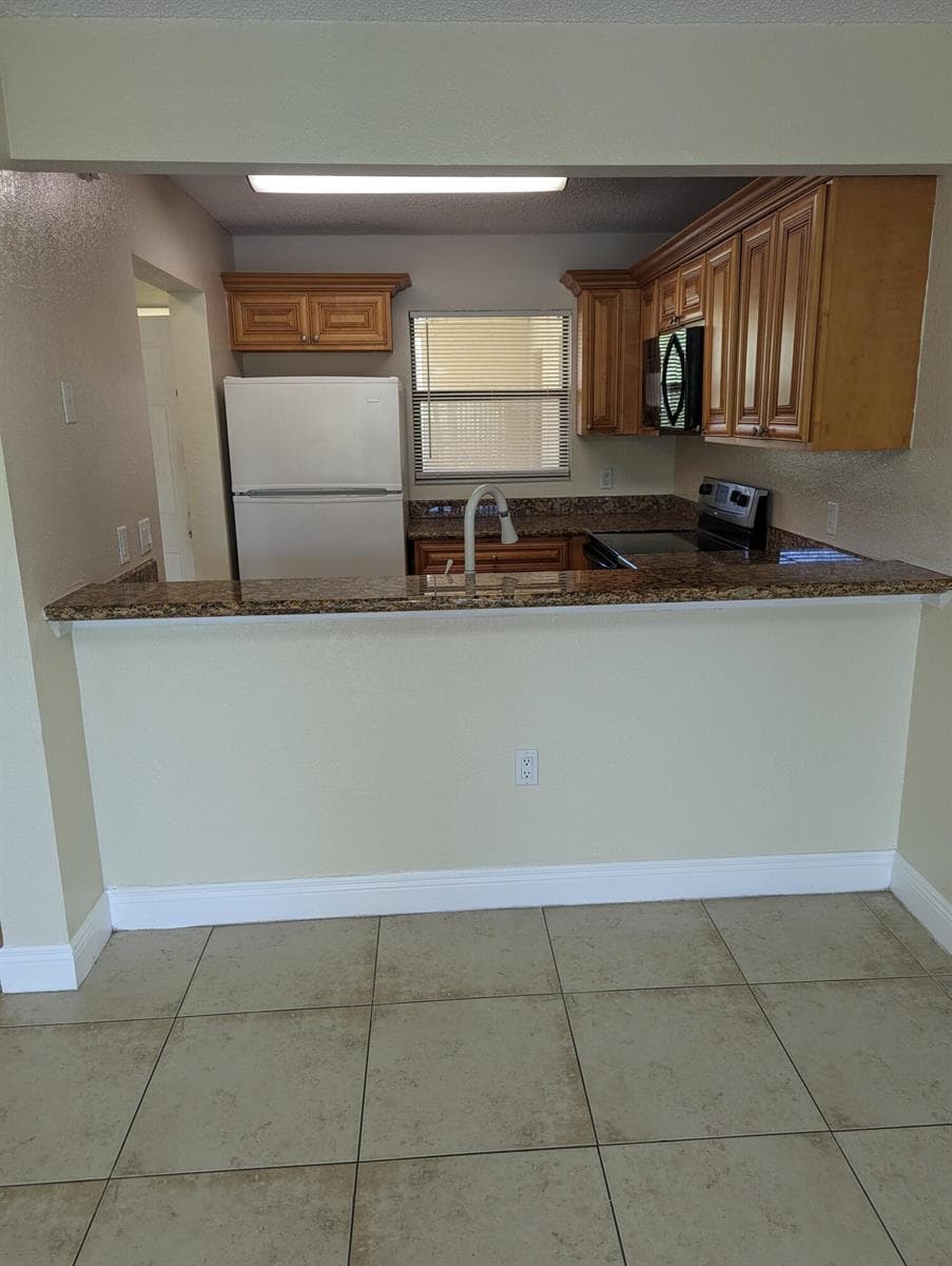1522 Lake Crystal Drive F photo 5