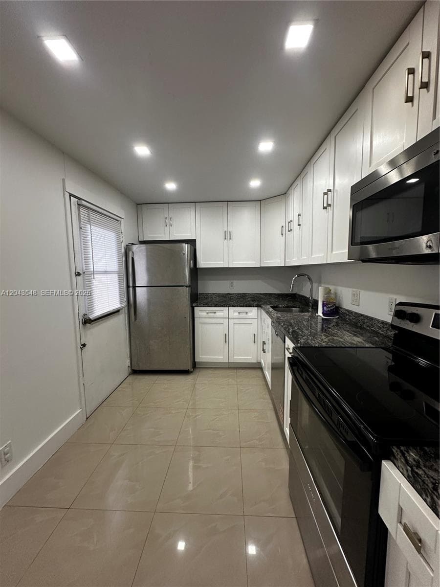 3475 N Country Club Dr 315 photo 4
