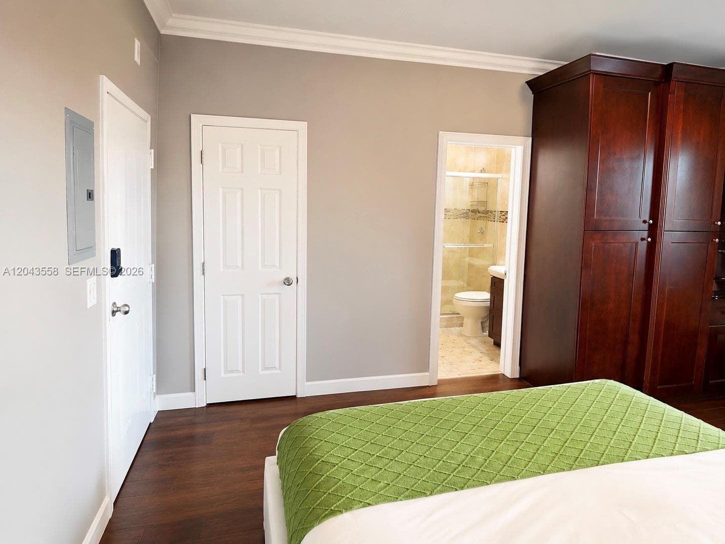 3025 Indian Creek Dr 320 photo 9