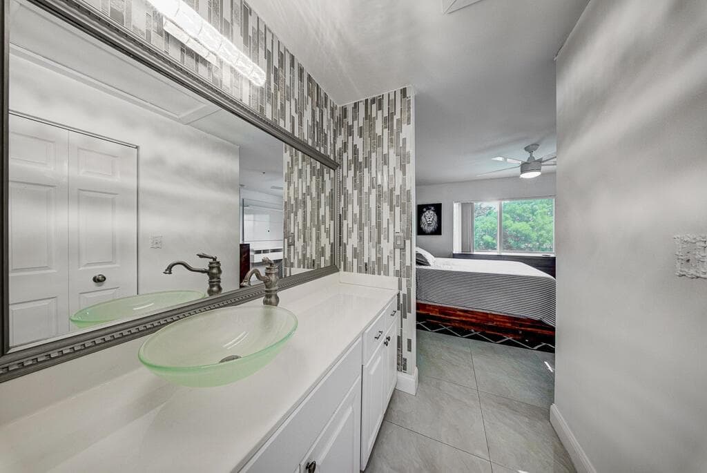 500 Scotia Drive 302 photo 13