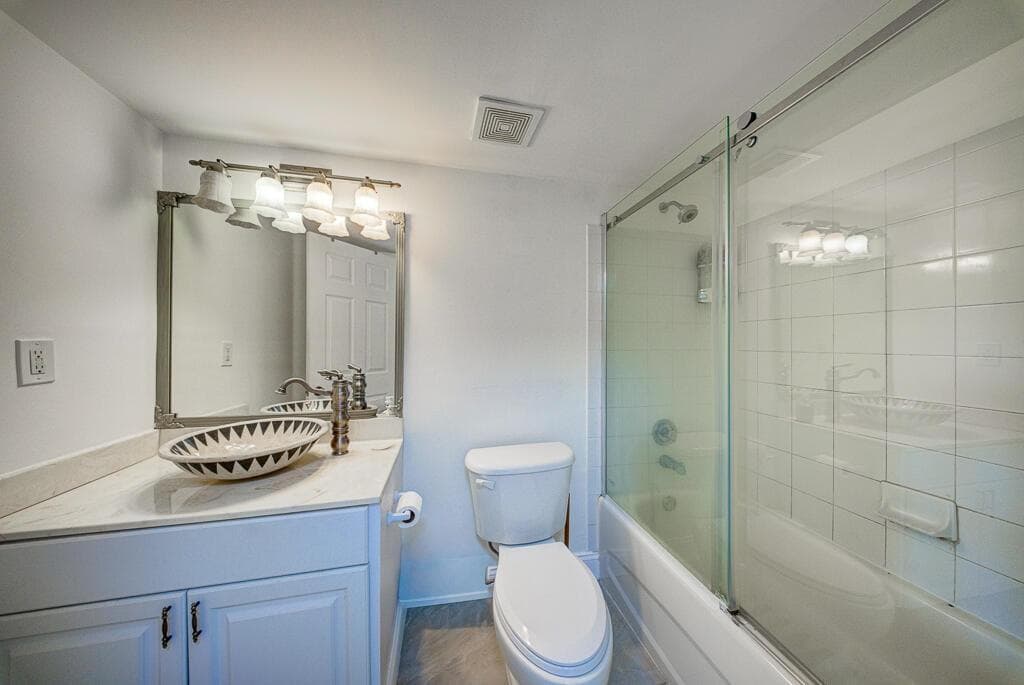 500 Scotia Drive 302 photo 17
