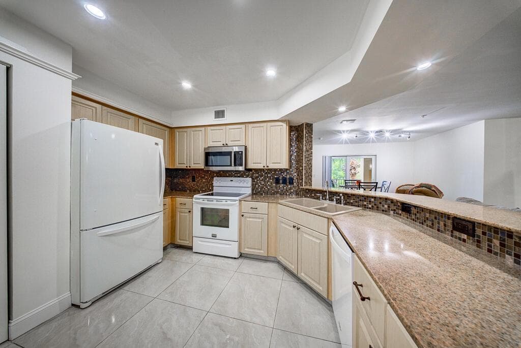 500 Scotia Drive 302 photo 7
