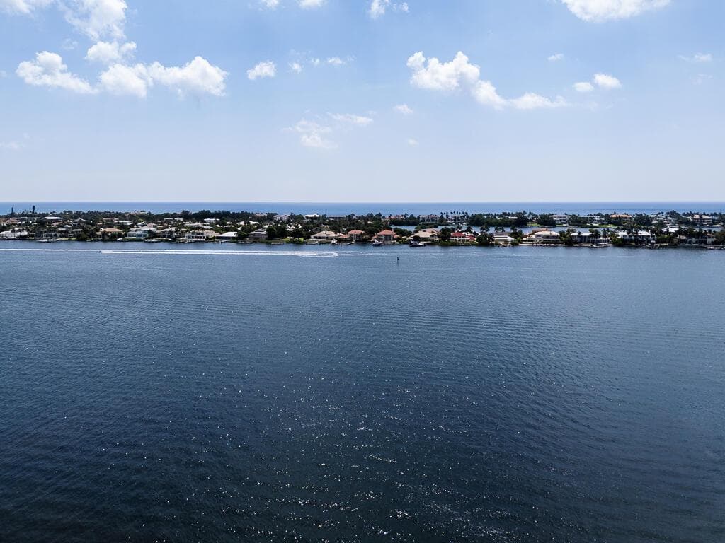500 Scotia Drive 302 photo 24