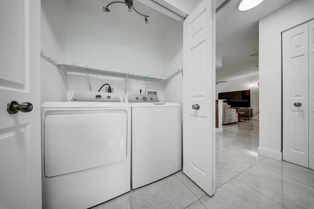 500 Scotia Drive 302 photo 10