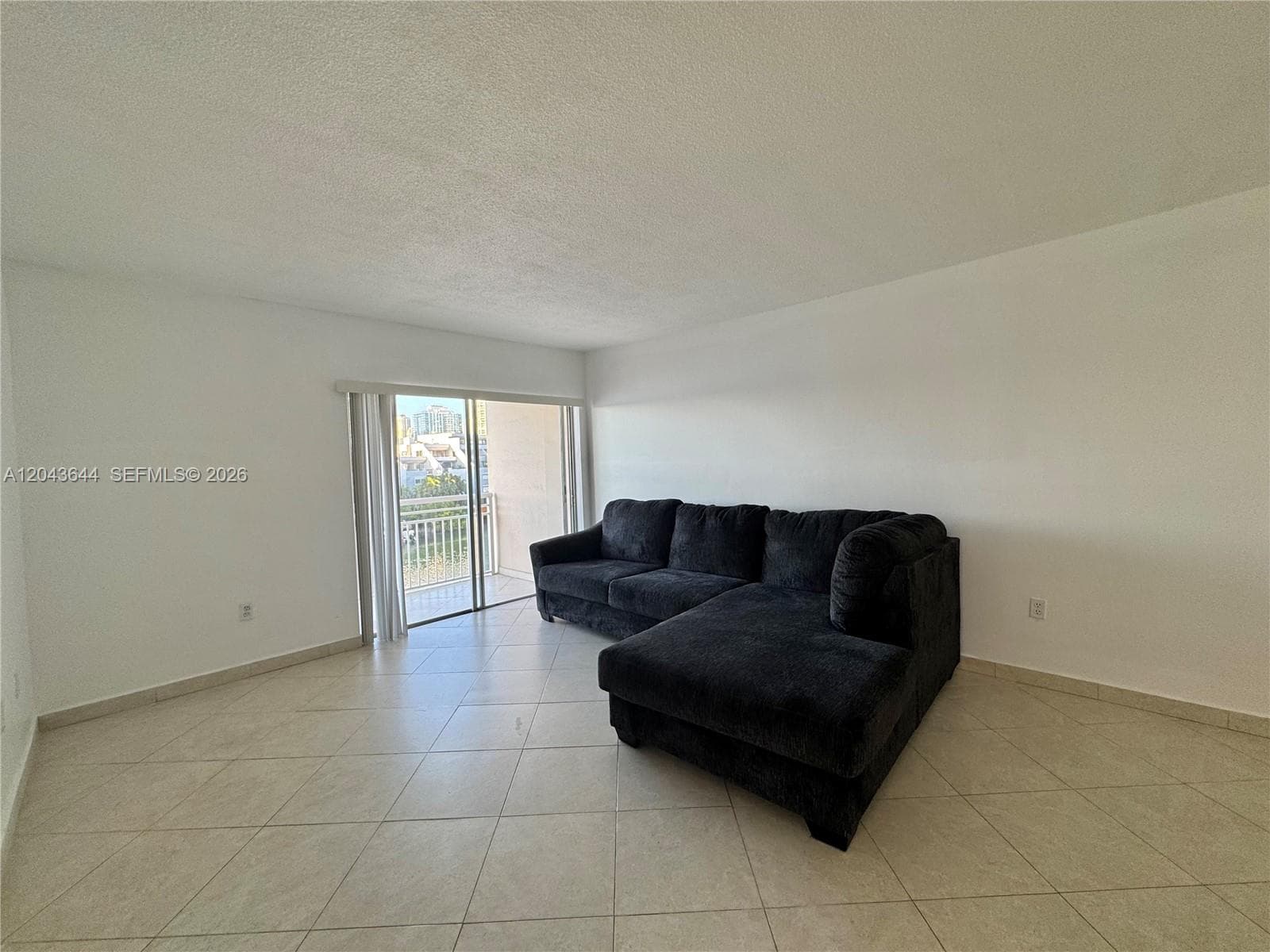 400 Kings Point Dr 411 photo 7