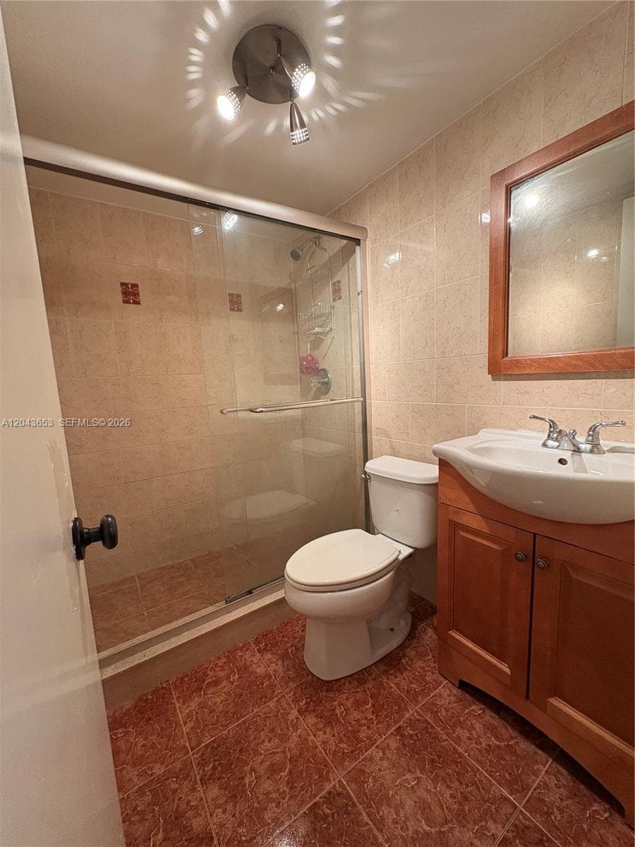 3862 NE 171st St C photo 11