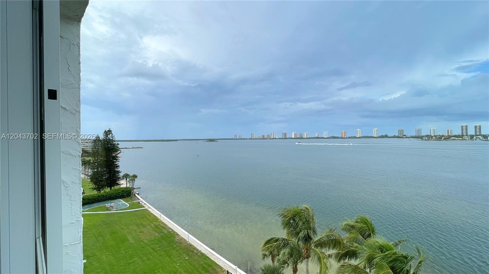 401 Lake Shore Dr 801 photo 23