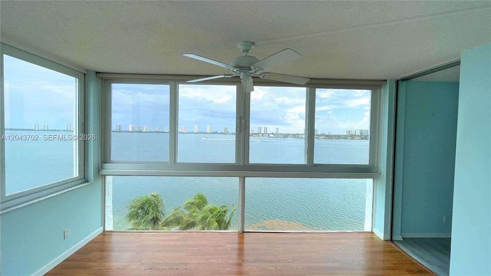 401 Lake Shore Dr 801 photo 2