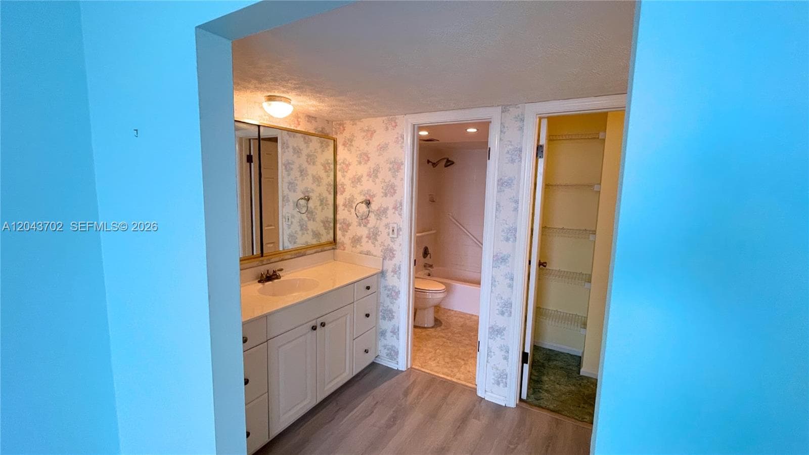 401 Lake Shore Dr 801 photo 16