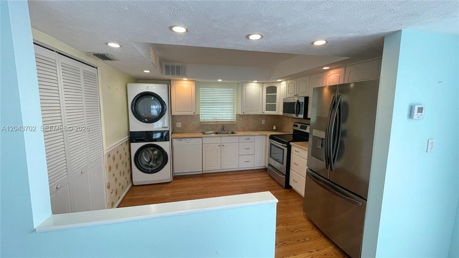 401 Lake Shore Dr 801 photo 8