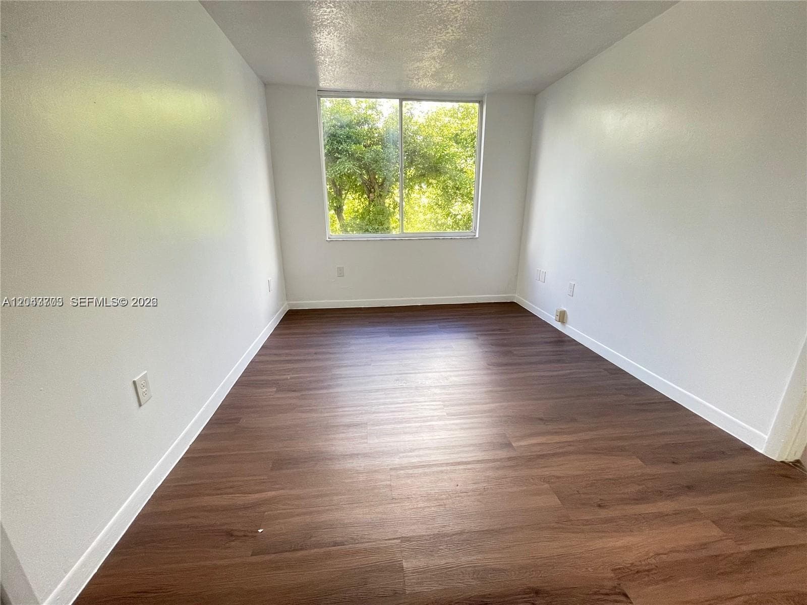 1740 NW N River Dr 517 photo 10