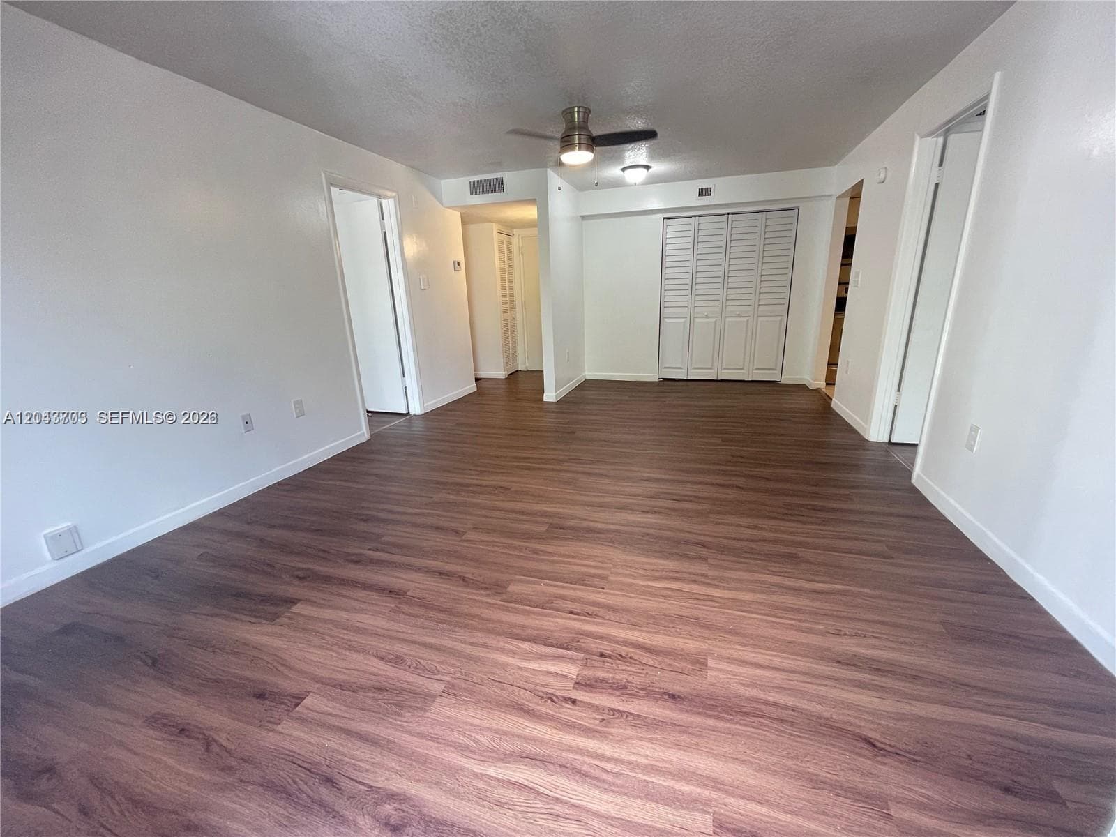 1740 NW N River Dr 517 photo 4