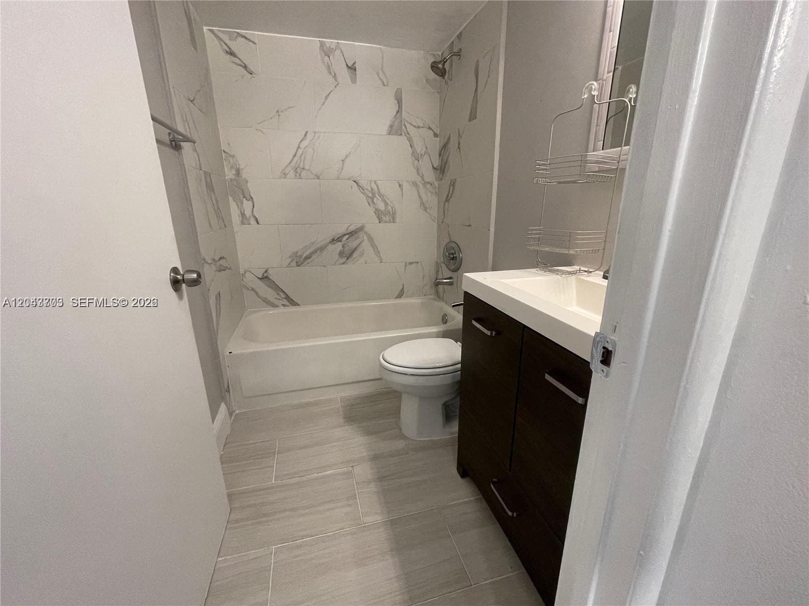 1740 NW N River Dr 517 photo 8