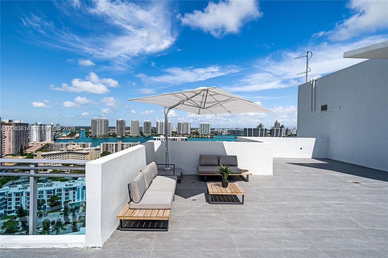 17550 Collins Ave PH1 photo 7