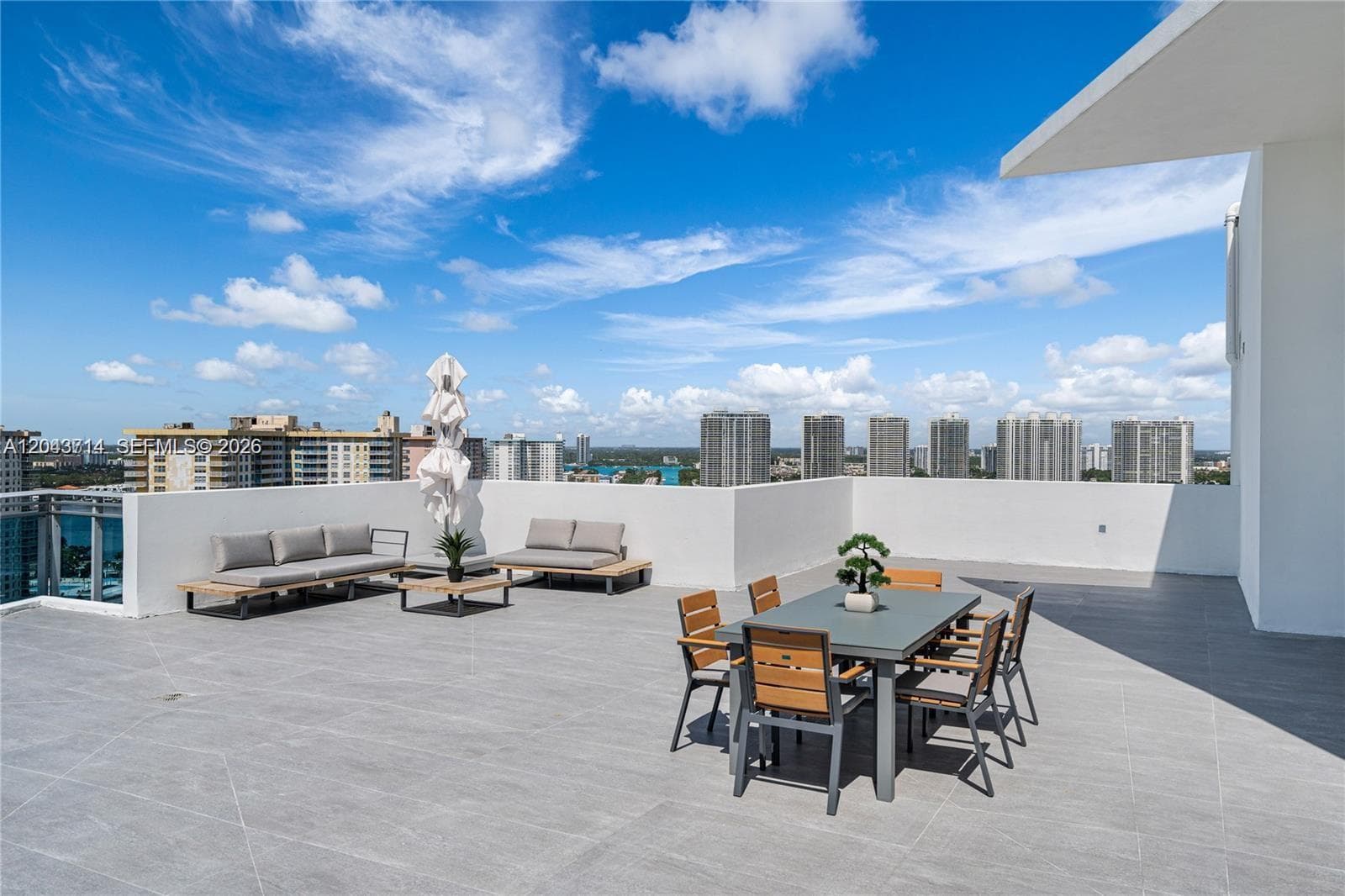 17550 Collins Ave PH1 photo 5