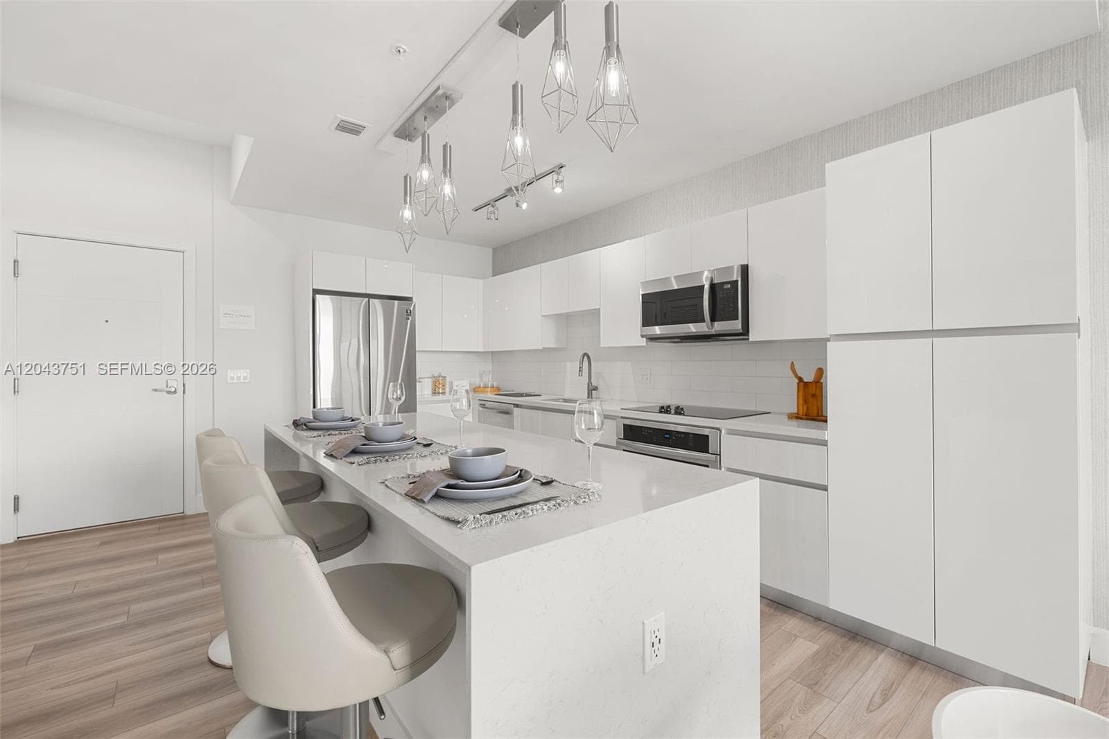 101 Diplomat Pkwy 1108 photo 17