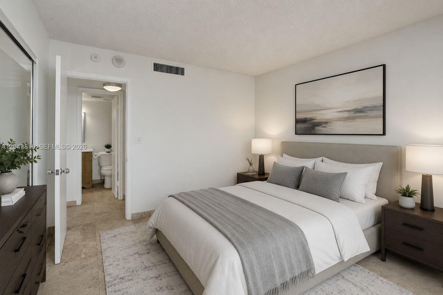 2639 N Riverside Dr 206 photo 15