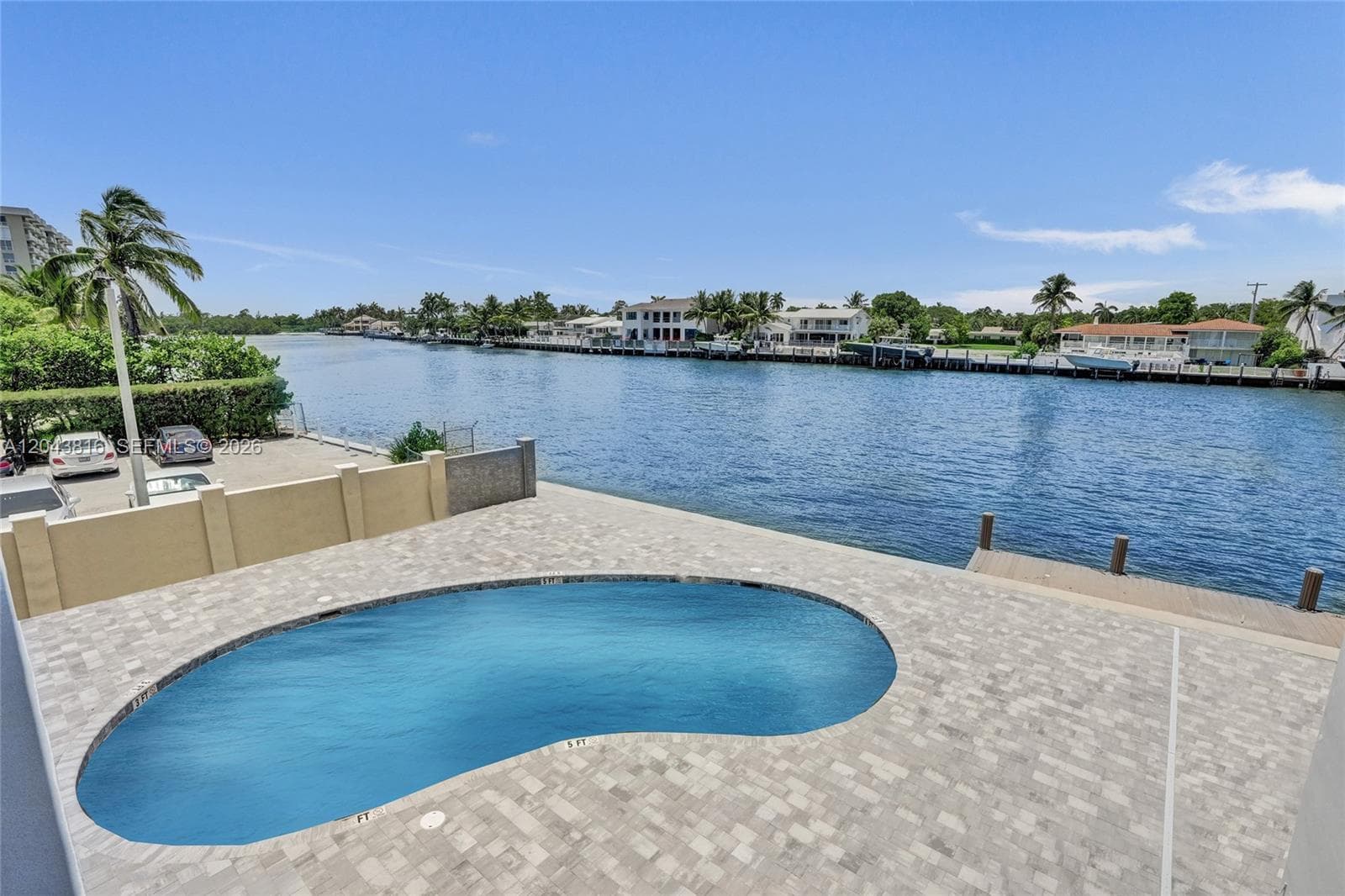 2639 N Riverside Dr 206 photo 21