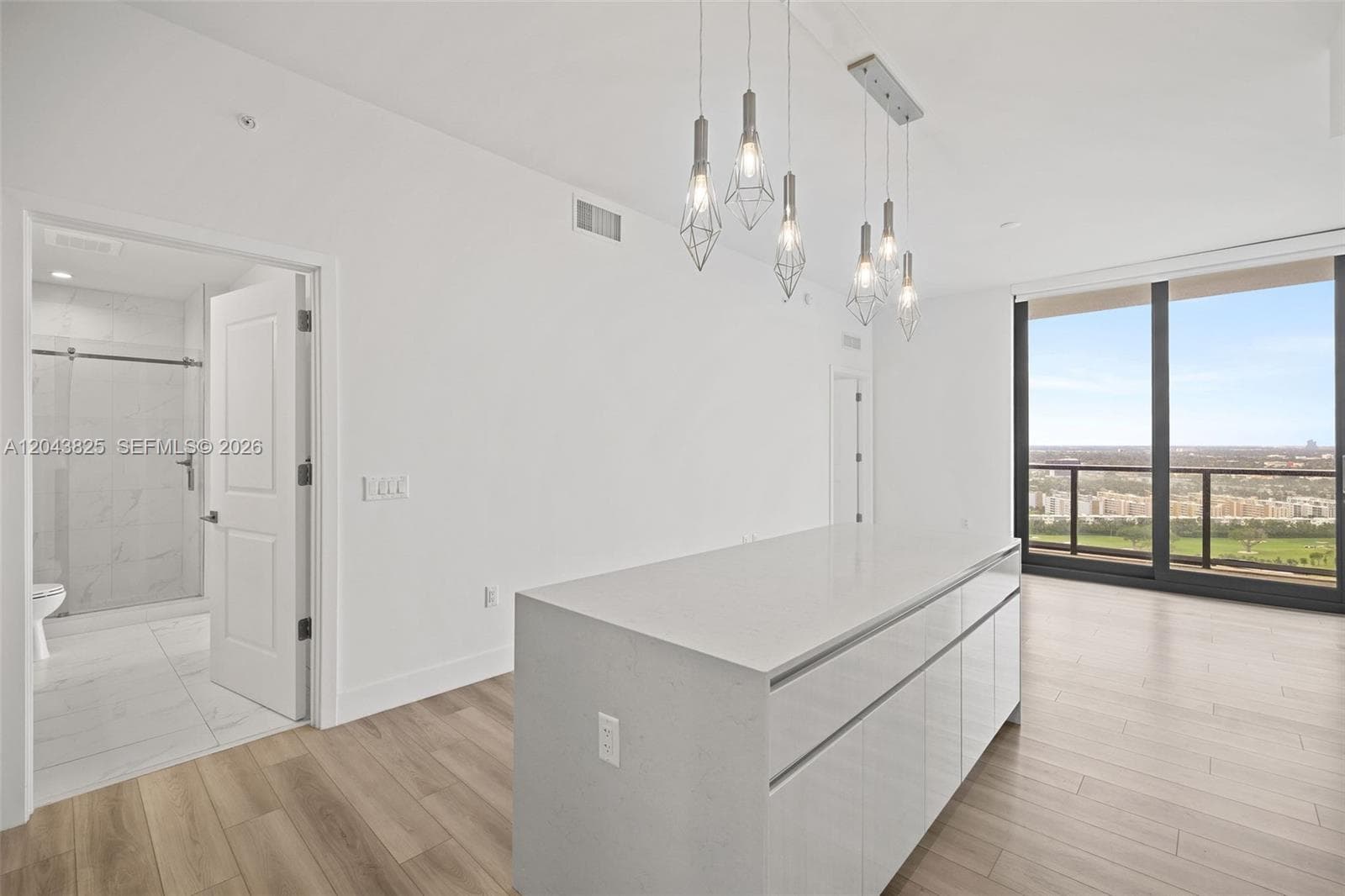 101 Diplomat Pkwy 1805 photo 3