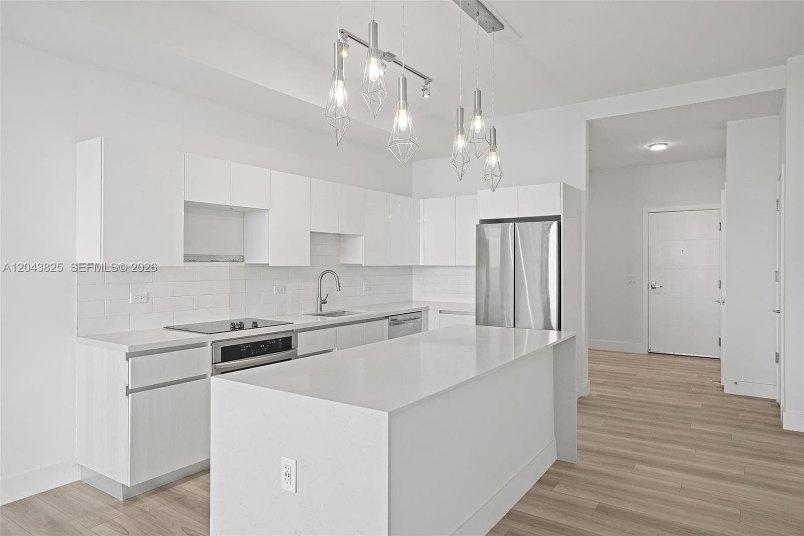 101 Diplomat Pkwy 1805 photo 9