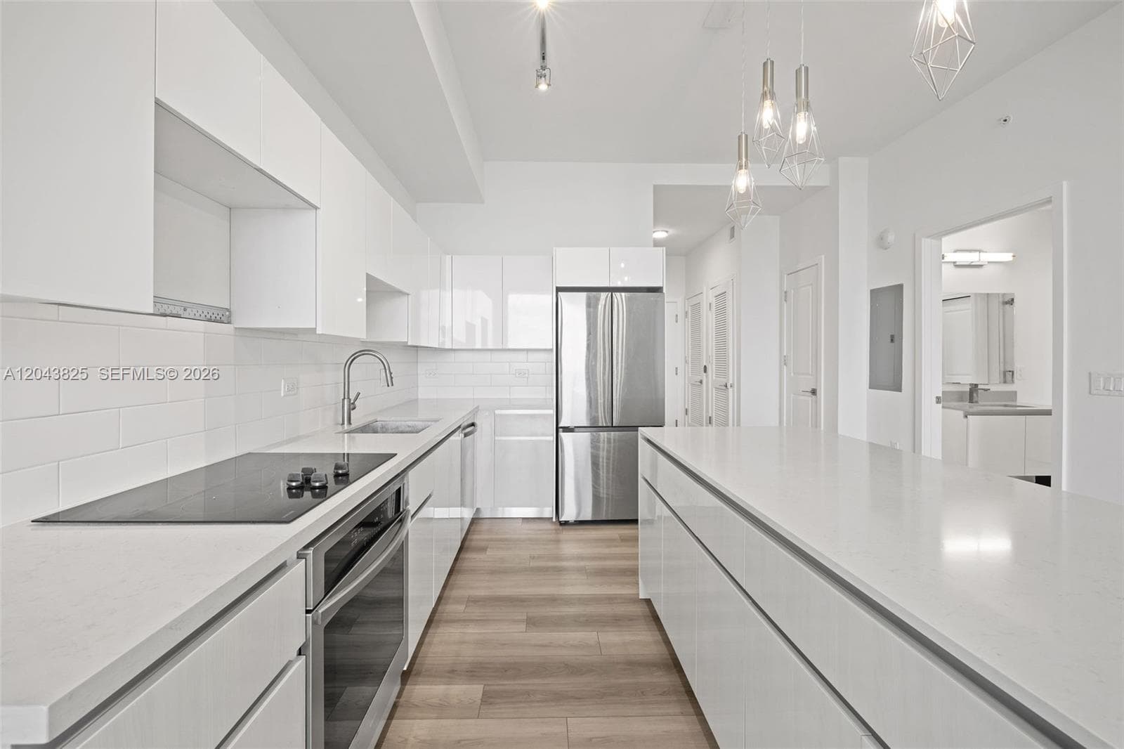 101 Diplomat Pkwy 1805 photo 8