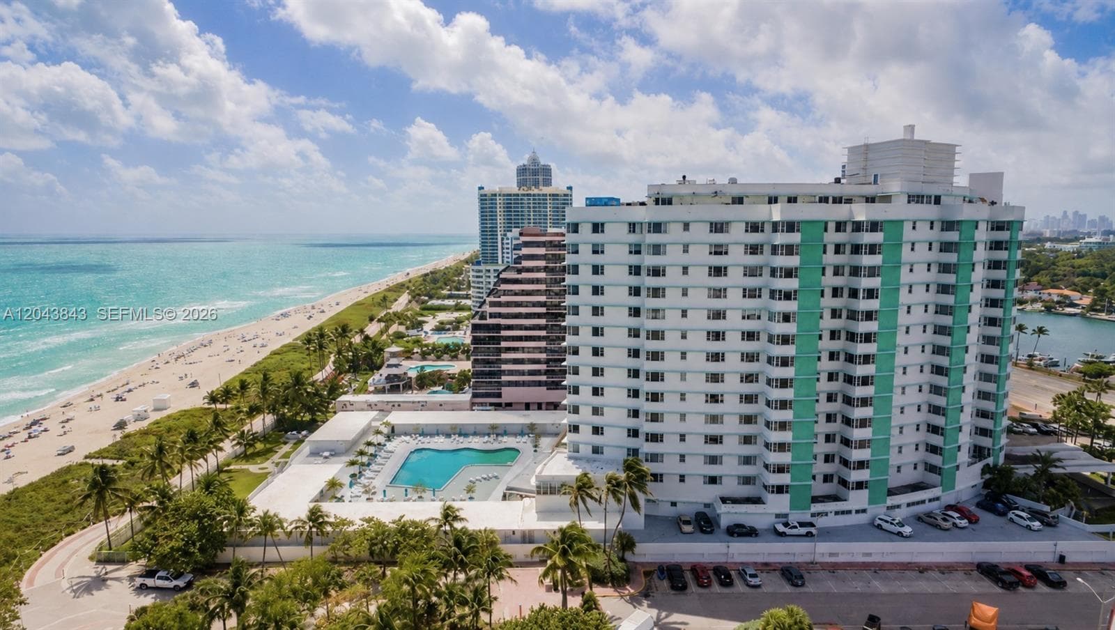 5255 Collins Ave 7B photo 1
