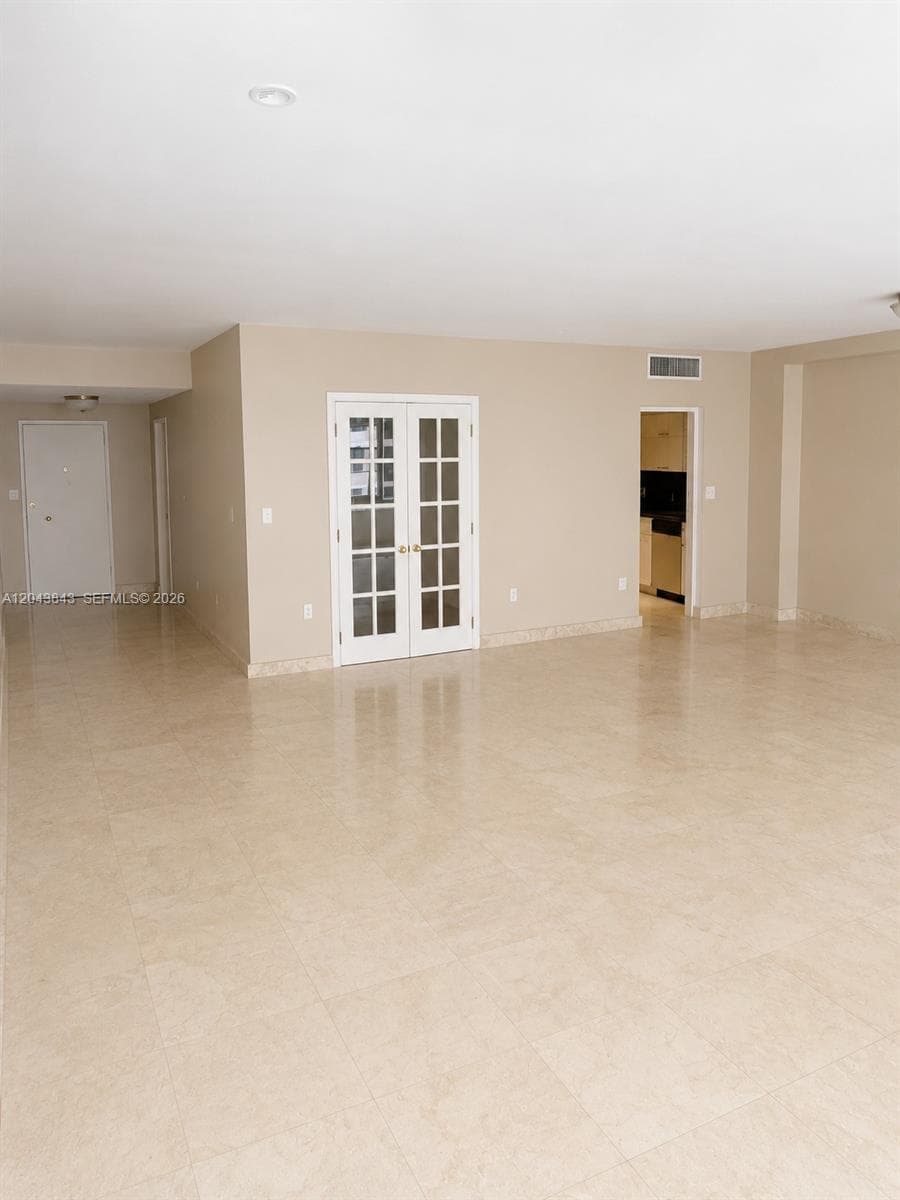 5255 Collins Ave 7B photo 9