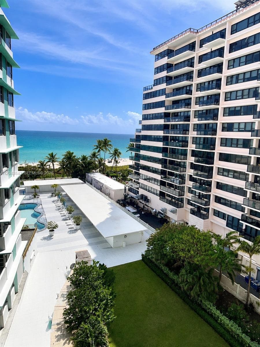 5255 Collins Ave 7B photo 15