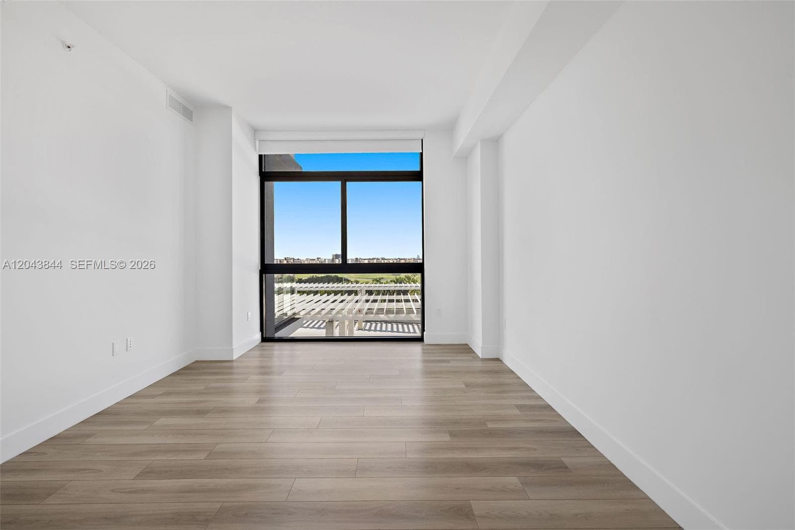 101 Diplomat Pkwy 2009 photo 18