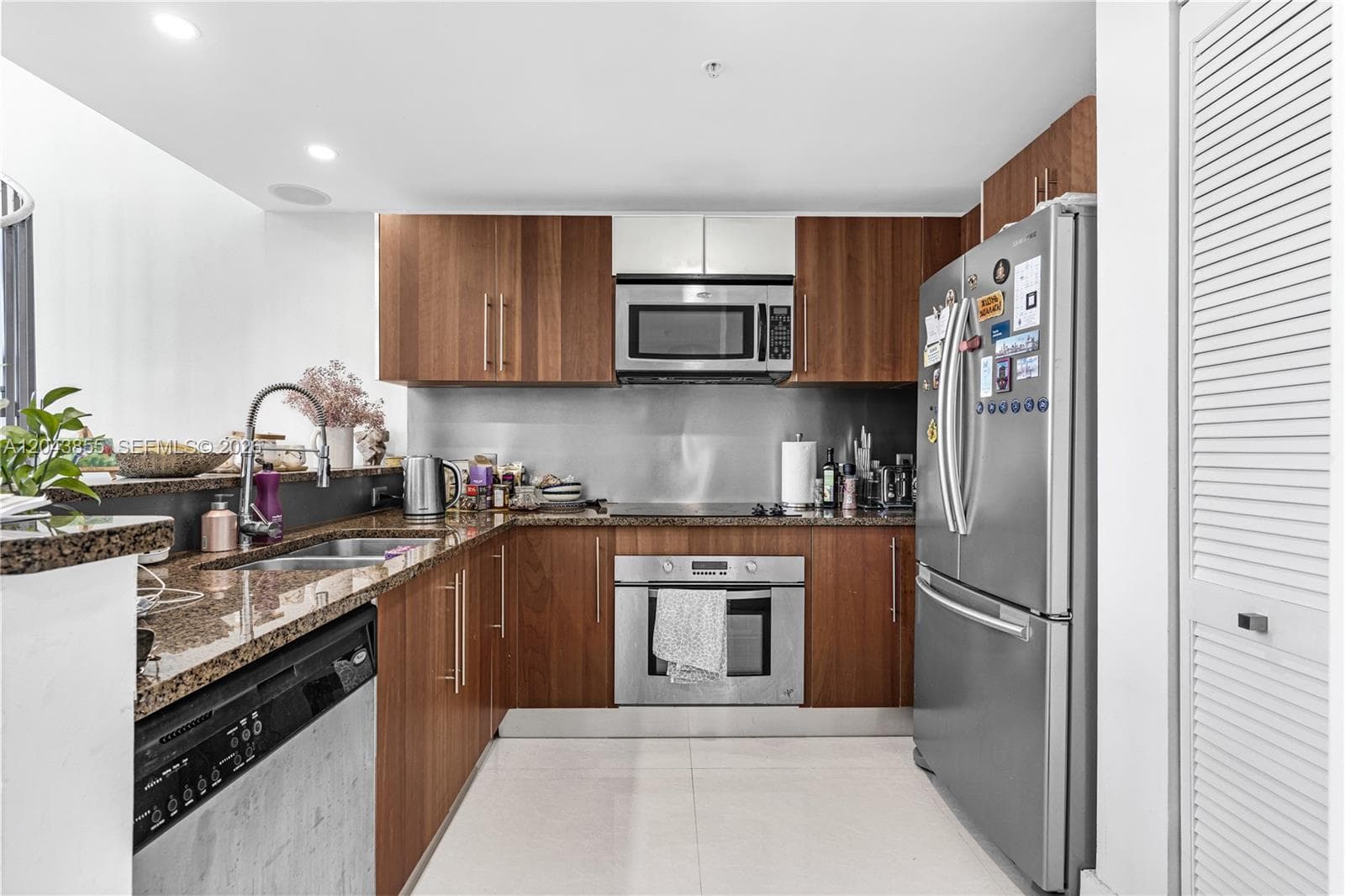 300 S Biscayne Blvd L-612 photo 14