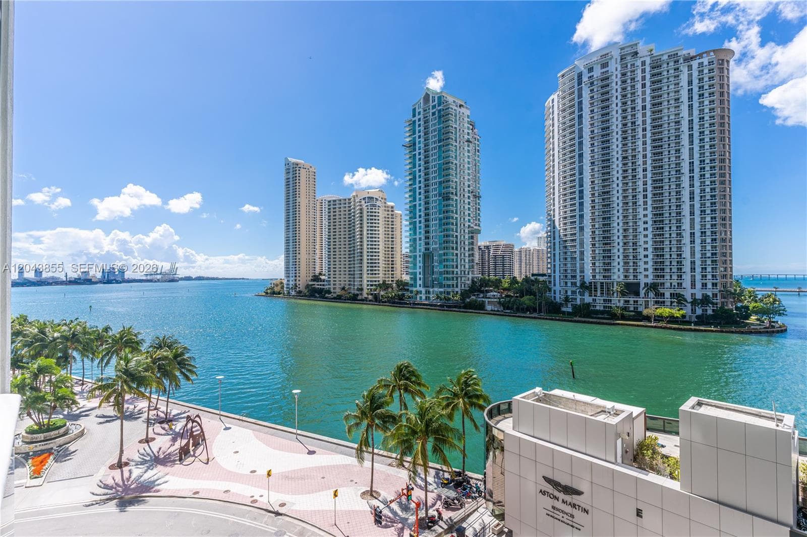 300 S Biscayne Blvd L-612 photo 11